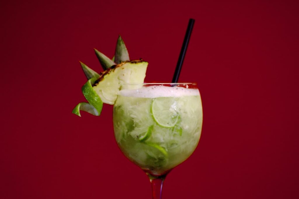 Imagem mostra bebida refrescante e muito criativa.