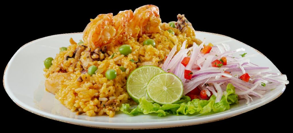 Imagem mostra arroz com mariscos servido em um dos melhores restaurantes peruanos em São Paulo.
